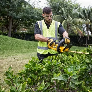 Taille-haie sans fil DEWALT XR 18V 5Ah - 55 cm lames dual action