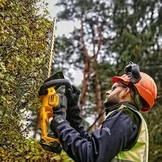 DEWALT DCMHT563N Taille-haies 18V XR lame 55 cm sans fil 2,9 kg