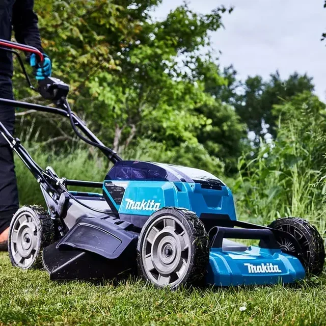 Tondeuse autopropulsée Makita DLM532Z 53cm 36V LXT sans batterie