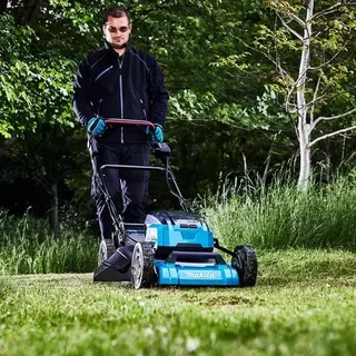 Tondeuse autopropulsée Makita DLM532Z 53cm 36V LXT sans batterie