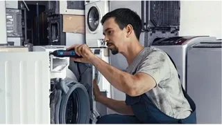 Tournevis électrique sans fil Bosch GO 2.0 avec embrayage mécanique et 25 embouts