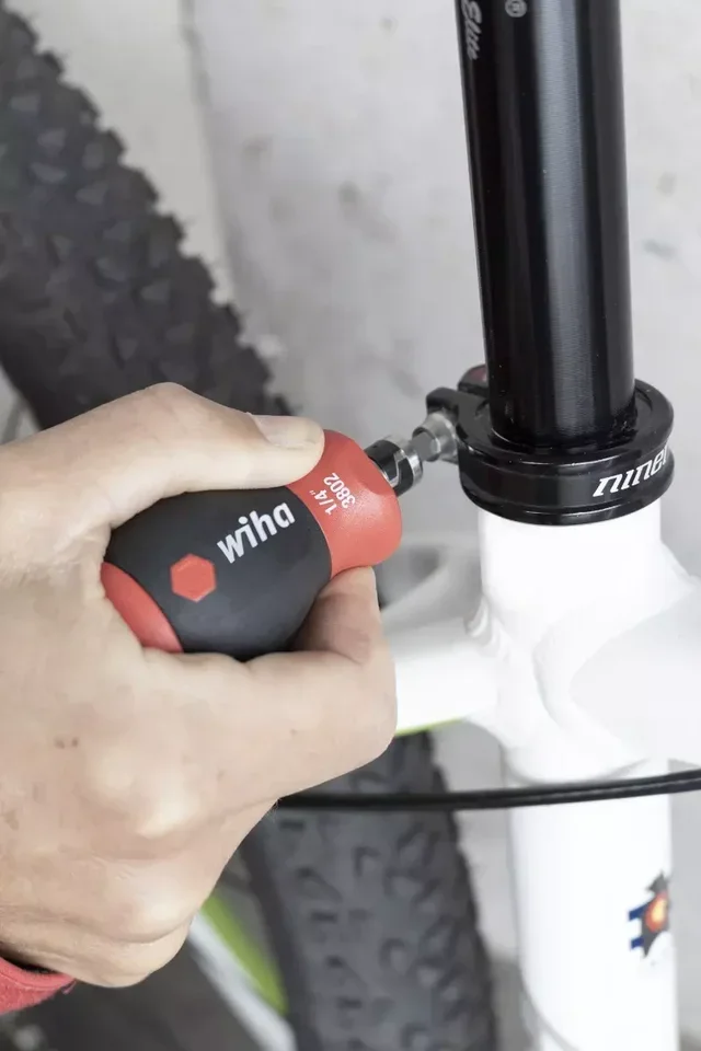 Tournevis porte-embouts compact Stubby WIHA 43613 7 embouts doubles