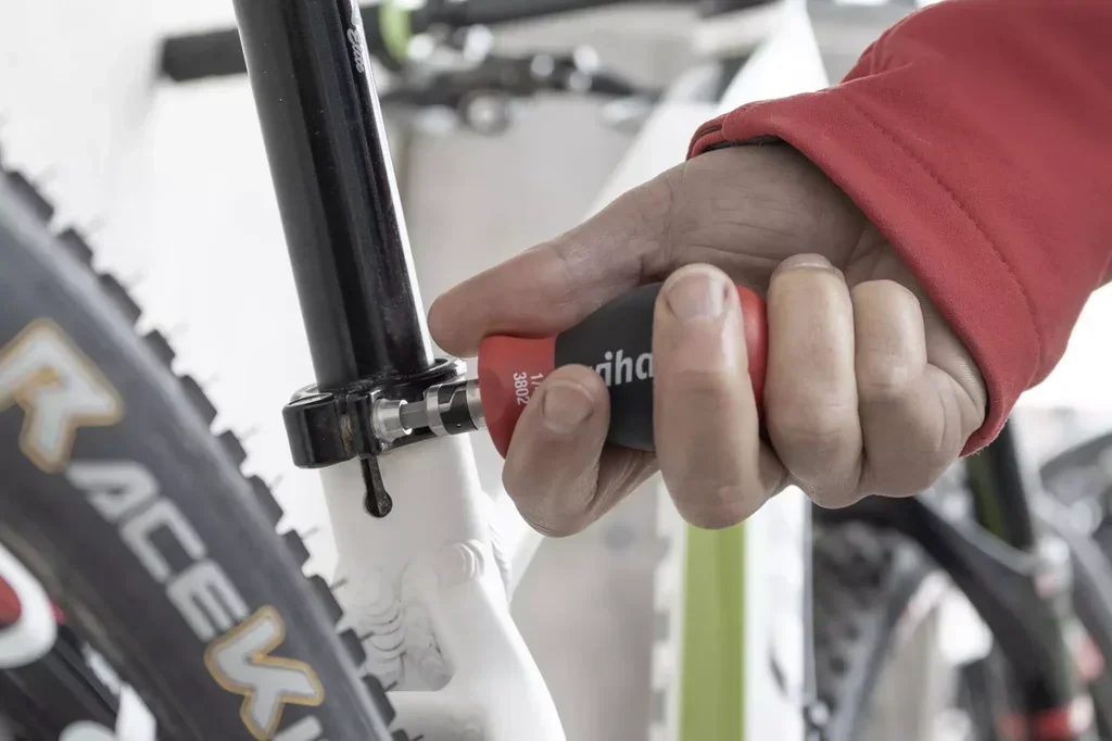 Tournevis porte-embouts compact Stubby WIHA 43613 7 embouts doubles