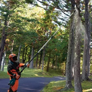 Makita 40V XGT UA004GM101 Pole Pruning Chainsaw with 4Ah Battery