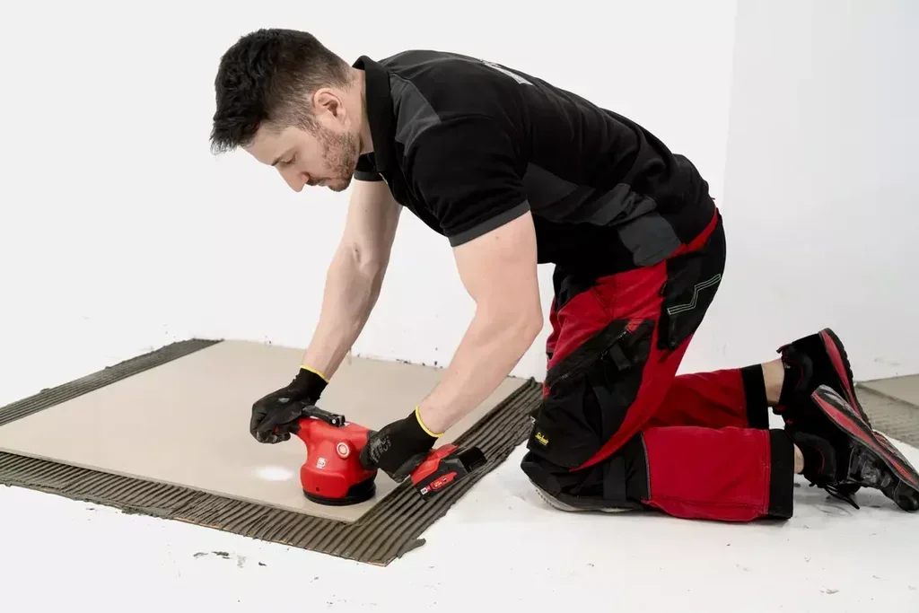 Ventouse Vibrante Électrique RUBI Quake Energy Cas 18V 2Ah 127mm